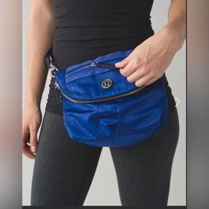 Lululemon All Night Festival crossbody bag VGUC